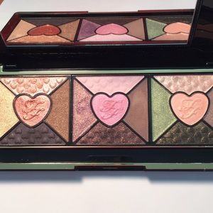 Too Faced Love Palette